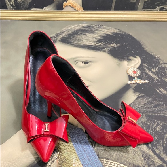 Sweet Bowtie Heels.size - 240.EUR-39.Measurement shown in the picture - Picture 4 of 16